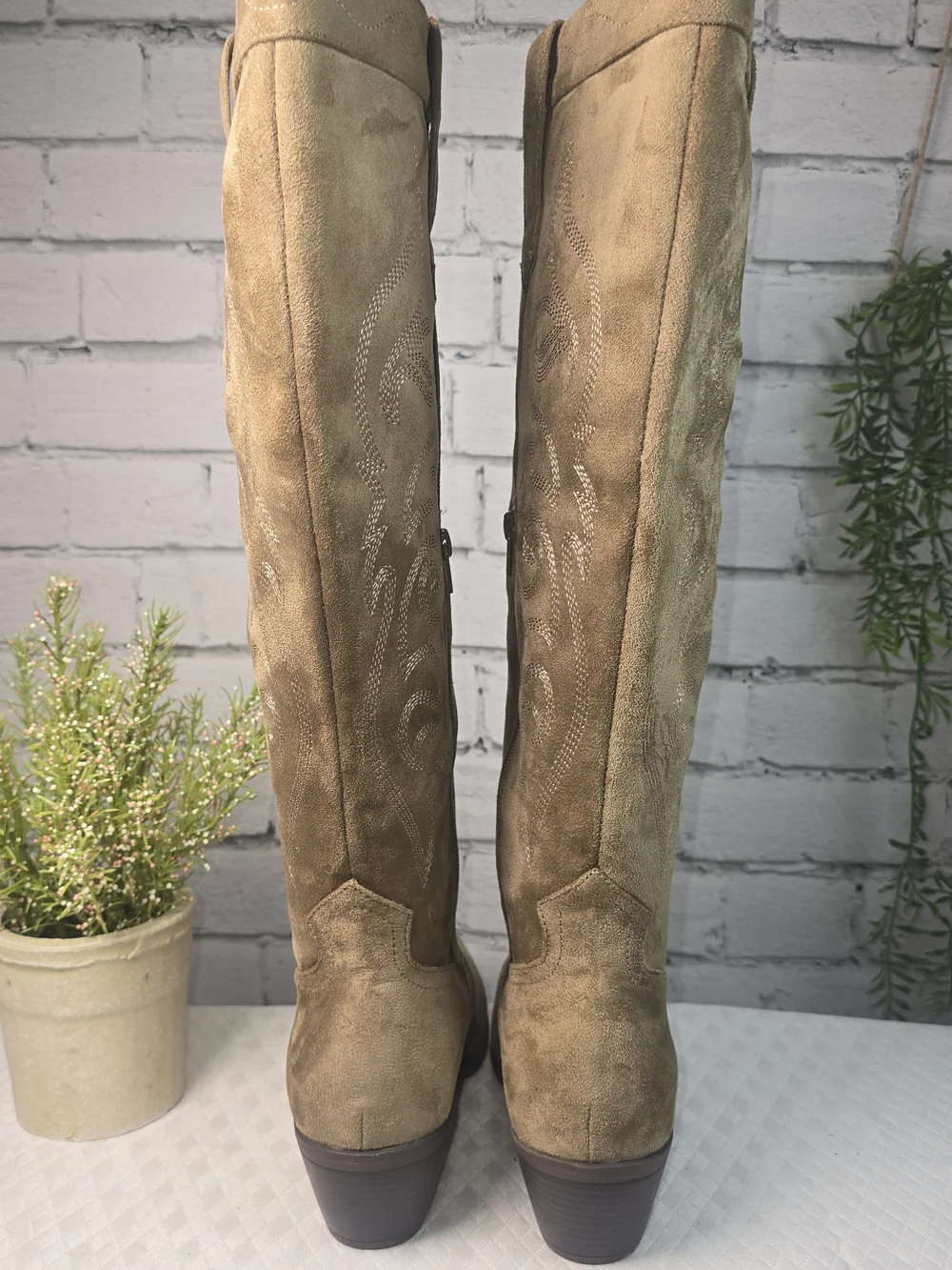 WOMENS OVER THE KNEE WESTERN BOOTS TAN SIZE 11 FAUX SUEDE HEELED WIDE CALF